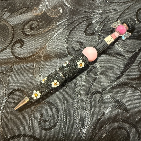 Black and Pink Floral Pen - Picture 3 of 3